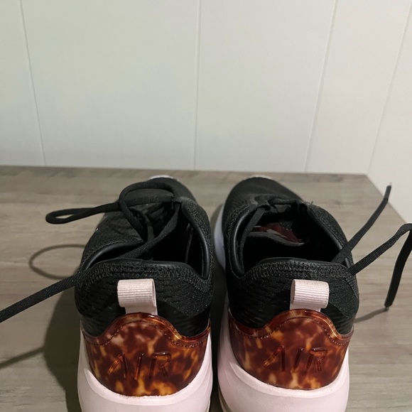 Nike Air black and pink. Size 8.5. - Picture 2 of 5
